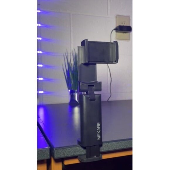 Airplane Travel Essentials Phone Holder, Universal Handsfree Phone Mount - Picture 2 of 4